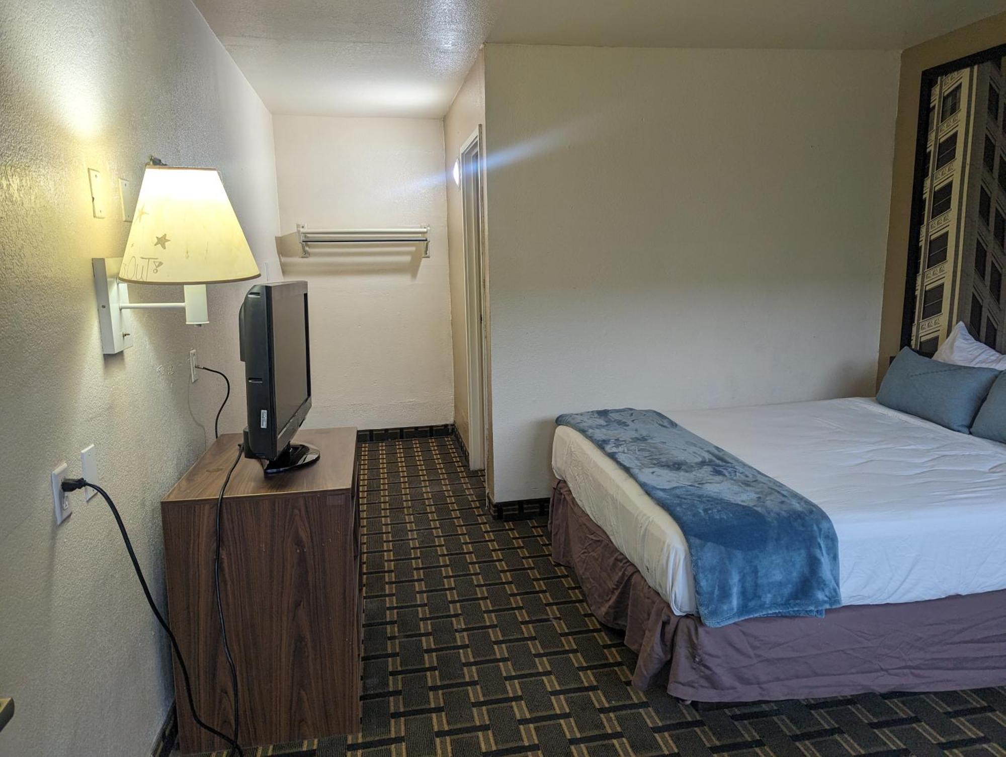 Southern Comfort Hotel Талса Экстерьер фото